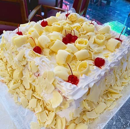 “Descubra a Receita Irresistível do Bolo Floresta Branca: Sabor e Textura que Encantam!”