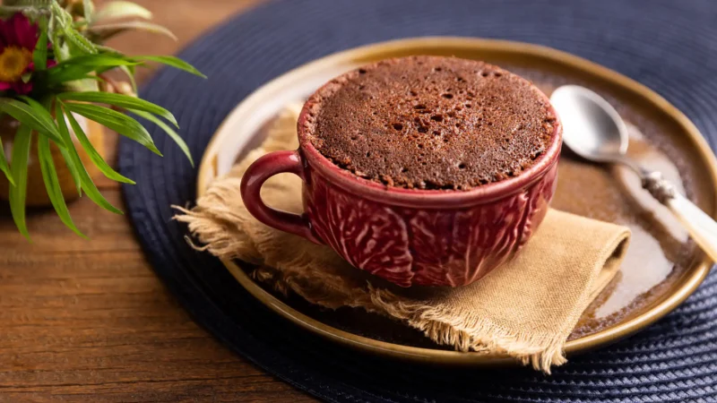 “Delicie-se com o Melhor Bolo de Caneca de Microondas: Receita Rápida e Irresistível!”