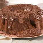 Bolo de Chocolate com Cobertura de Brigadeiro