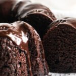 Bolo de Chocolate com cobertura
