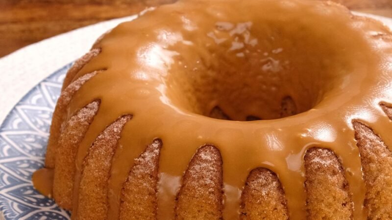 “Delicie-se com o Irresistível Bolo de Churros: Uma Receita Perfeita para Adoçar Seu Dia!”