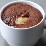 Café da manhã saudável: Bolo de caneca de banana fit
