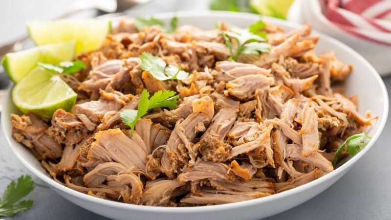 “Descubra a Melhor Receita de Carne de Porco Desfiada: Sabor e Suculência em Cada Mordida!”