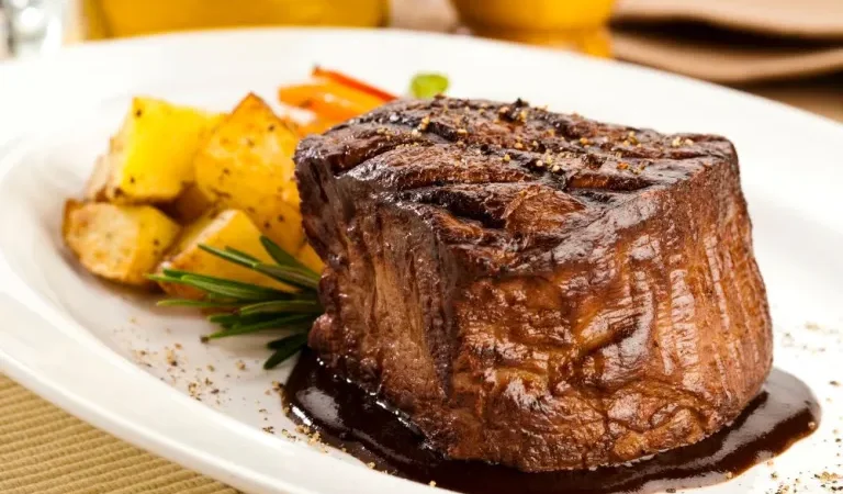 “Descubra a Receita Perfeita de Filé Mignon no Forno: Sabor Incomparável em 30 Minutos!”