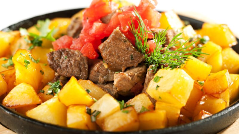 “Descubra a Deliciosa Fraldinha de Panela com Legumes: Uma Receita Irresistível para Encantar Seu Sábado!”