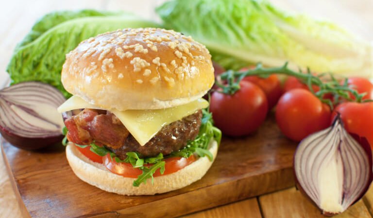 “Descubra a Receita Perfeita de Hambúrguer Caseiro: Sabor Irresistível e Fácil de Fazer!”