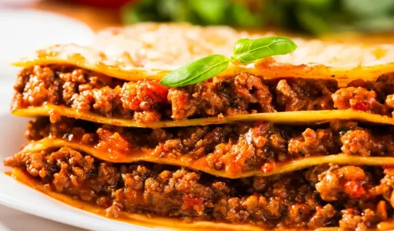 “Deliciosa Lasanha de Carne Moída Simples: Aprenda a Fazer em 30 Minutos!”