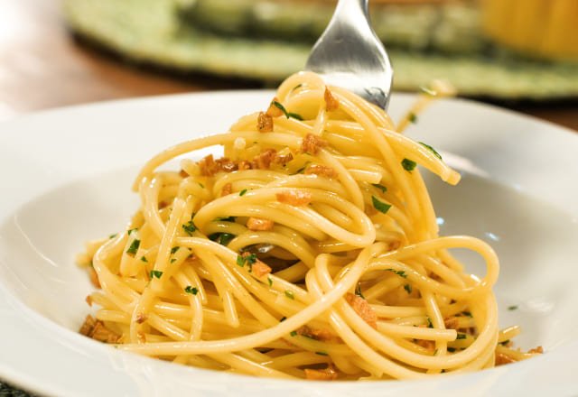 “Delicioso Macarrão Alho e Óleo: Receita Rápida e Irresistível para Surpreender!”
