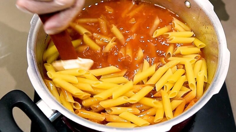 “Delicioso Macarrão de Panela de Pressão: Receita Rápida para Surpreender a Todos!”