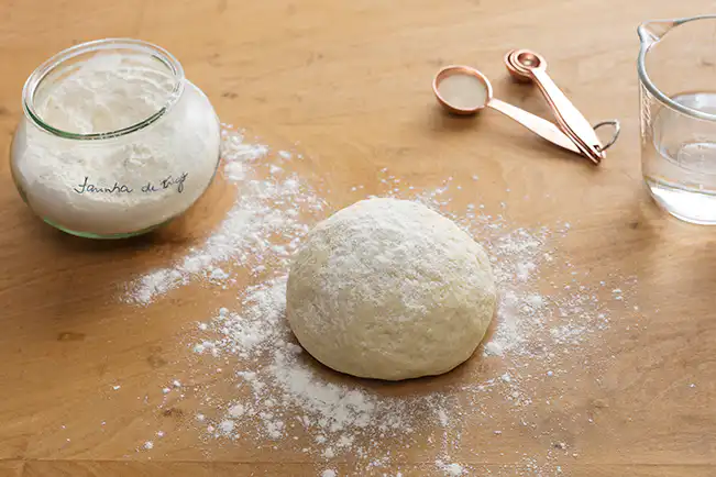 “Massa de Pizza Caseira: Aprenda a Fazer a Receita Perfeita para Deixar Sua Pizza Irresistível!”