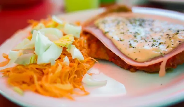 “Descubra a Deliciosa Milanesa à la Napolitana: Uma Receita Irresistível para Encantar Seu Jantar!”