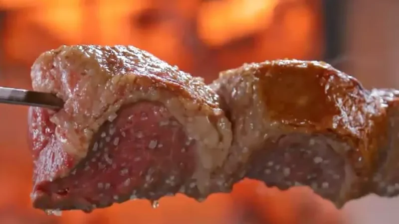 “Descubra o Sabor Incrível da Picanha com Molho de Cerveja na Churrasqueira: Receita Imperdível!”